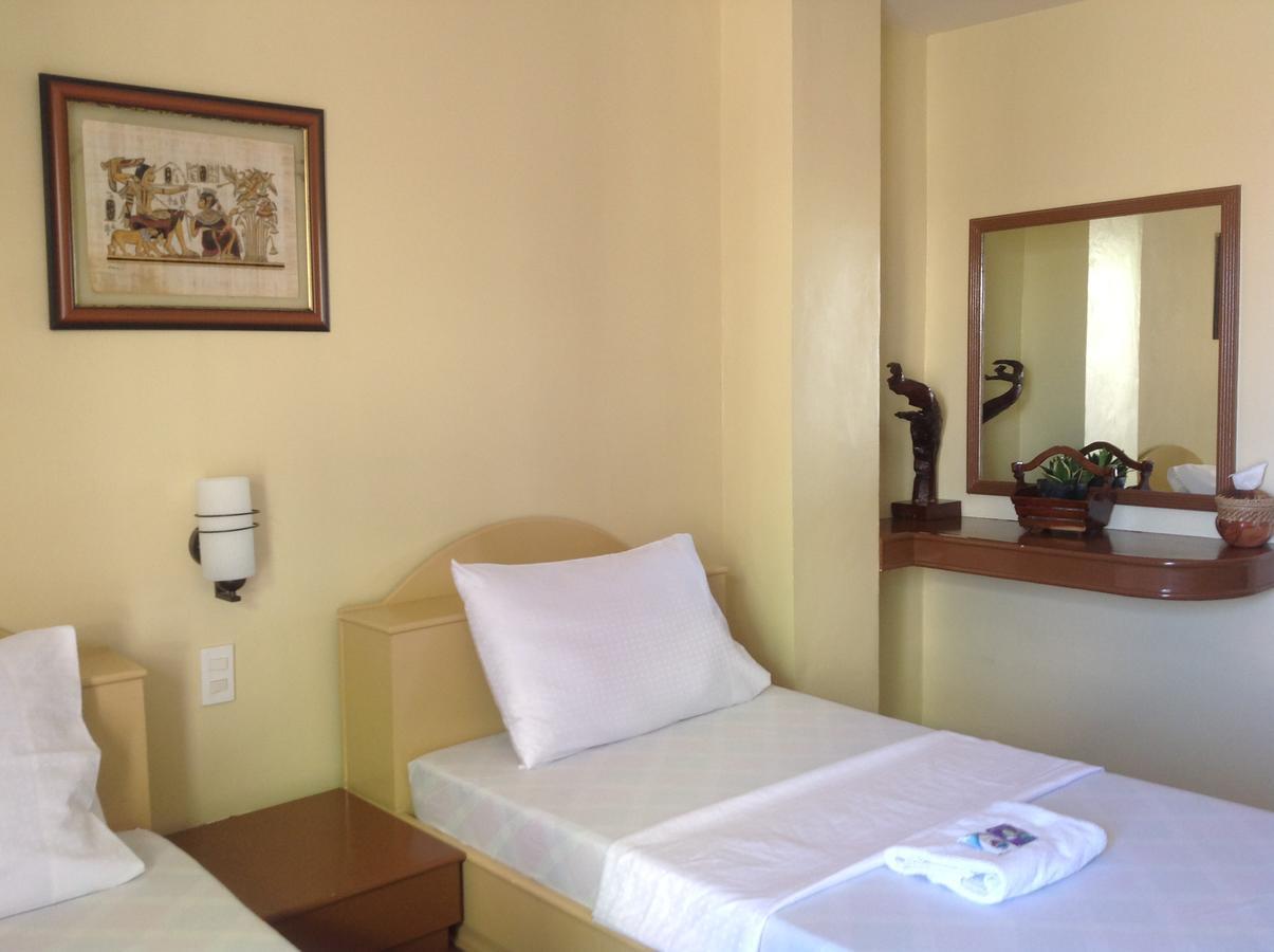 Danel Pensionne House Таклобан Экстерьер фото