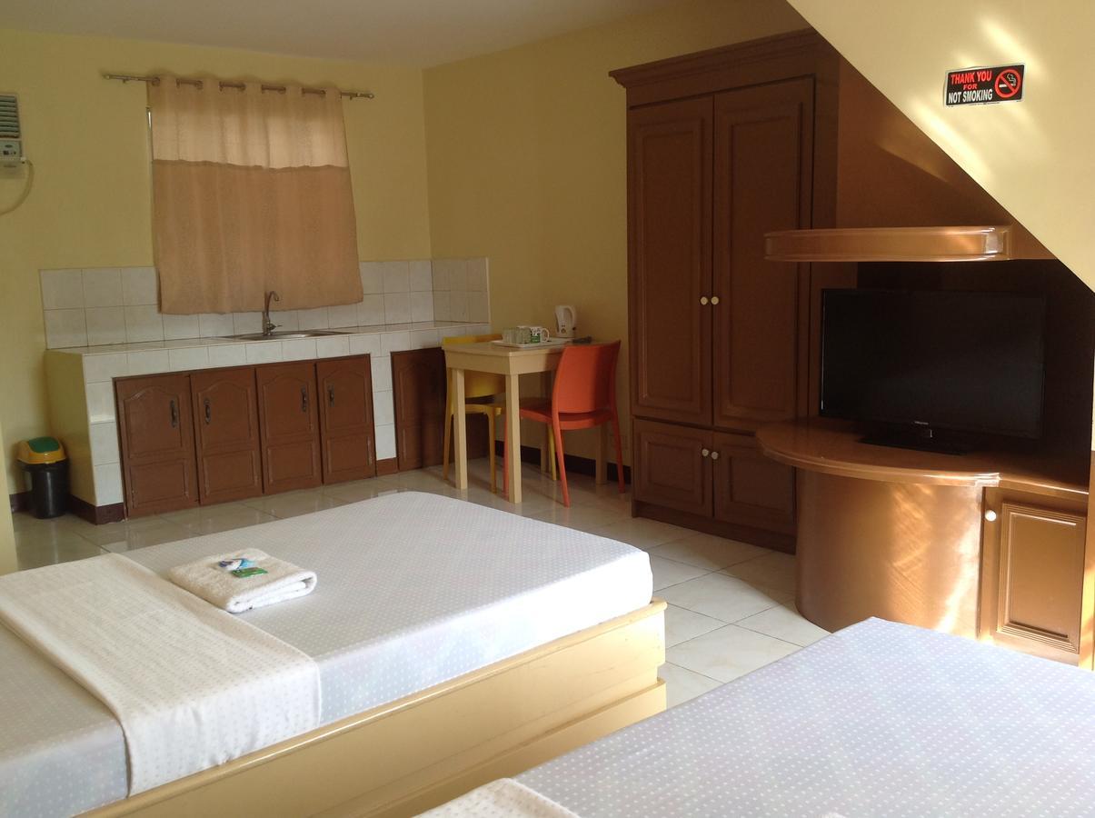 Danel Pensionne House Таклобан Экстерьер фото