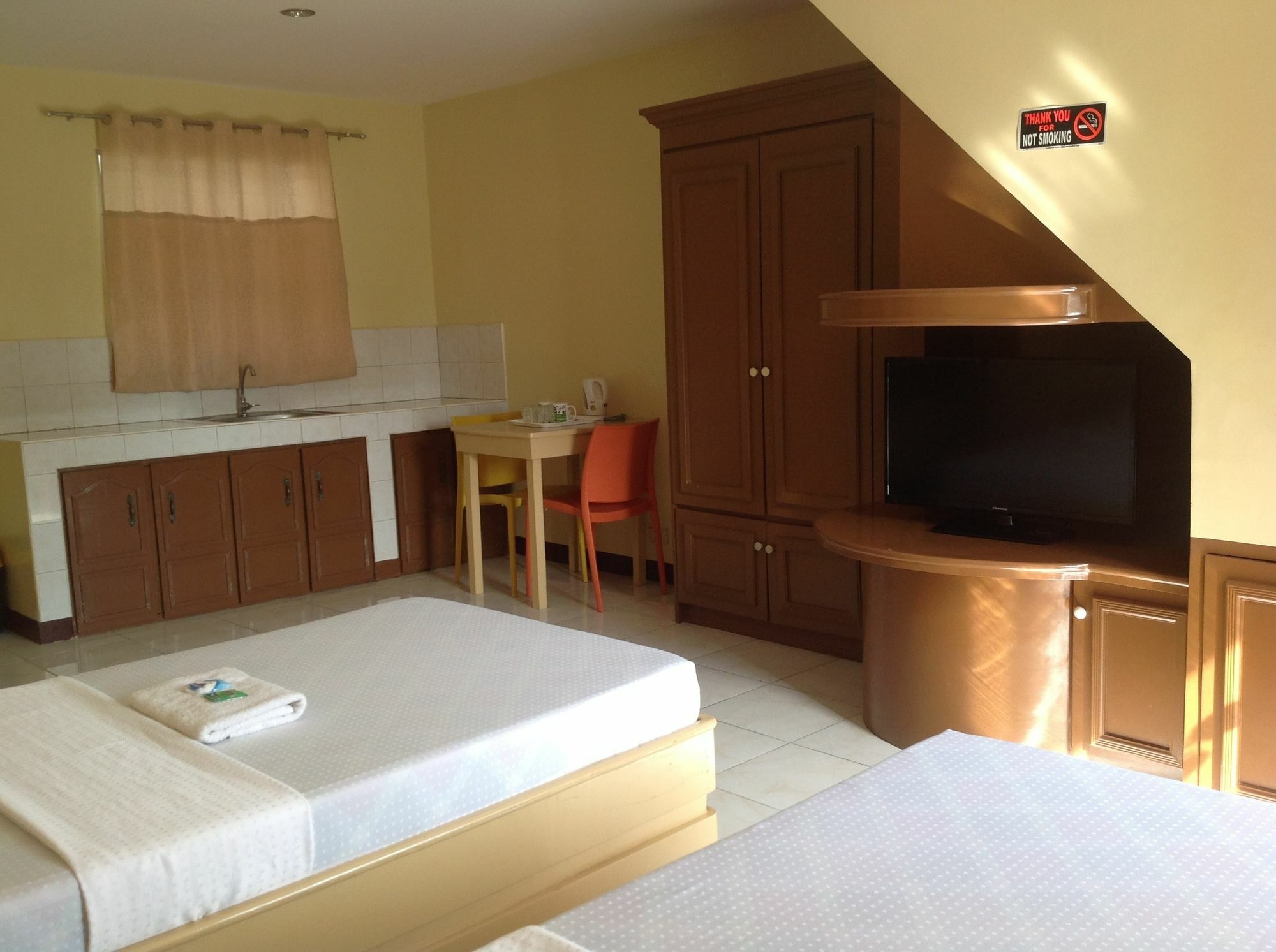 Danel Pensionne House Таклобан Экстерьер фото
